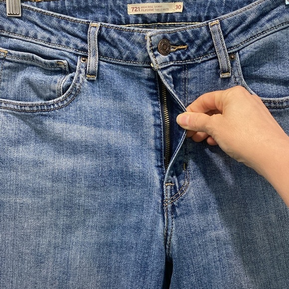 721 Levi High Rise Skinny Jeans 30 - Picture 6 of 14